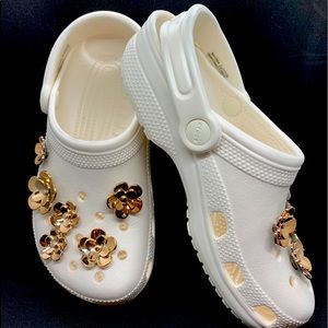 Crocs “Classic Radiant Clog  with Rose Gold